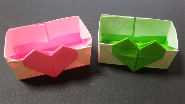 折り紙でハートがついた立体の箱 簡単な折り方