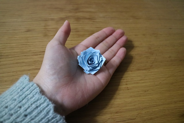 折り紙でバラの簡単な折り方 立体で綺麗に作ろう
